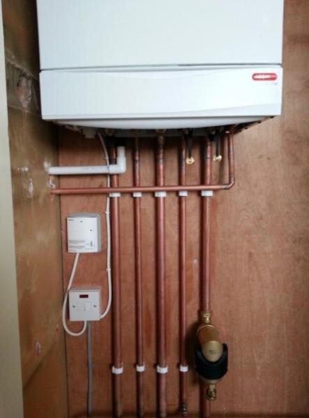 Combi Boiler Stylish secure installation !